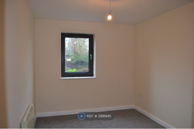 Flat, The Junction Bilston Lane, Willenhall photo 5