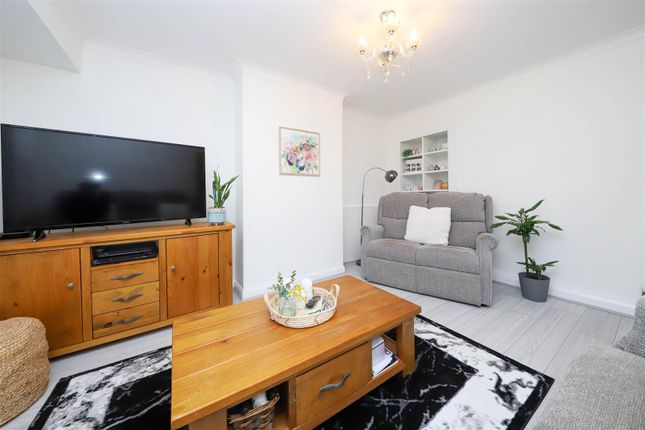 3, Peggotty Way, Hillingdon photo 4
