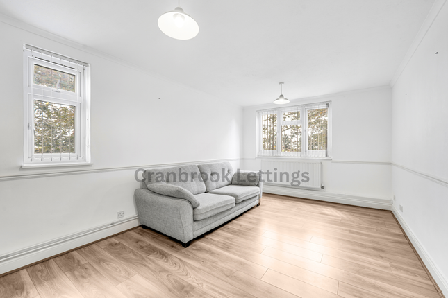 Haldon Close, CHIGWELL photo 2