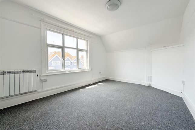 Flat 6 Eversley House, 43, Eversley Road, Bexhill-On-Sea photo 2