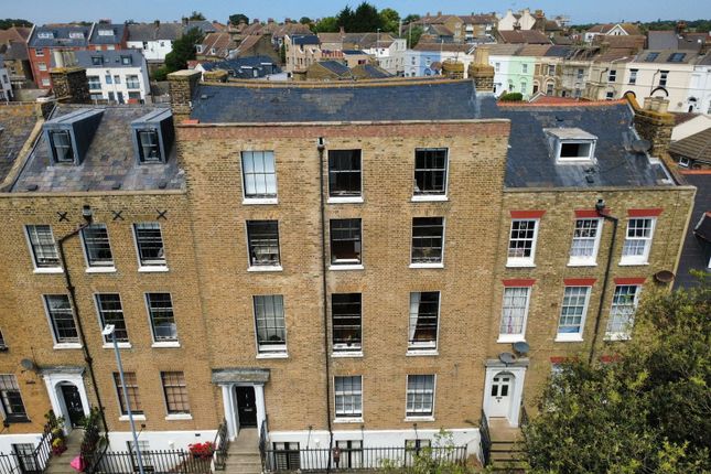 4,Flat 6, Chatham Place, Ramsgate photo 2