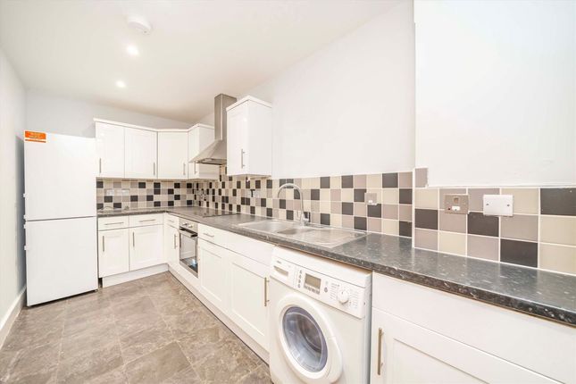 Flat 7, Fisher Court, Waldrons Yard, Harrow photo 3