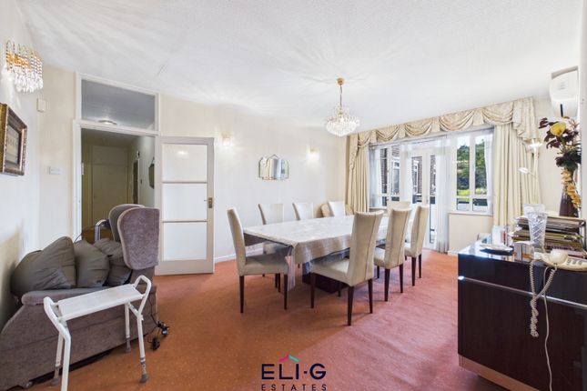 10 Riverside Drive, Golders Green Road, London photo 4