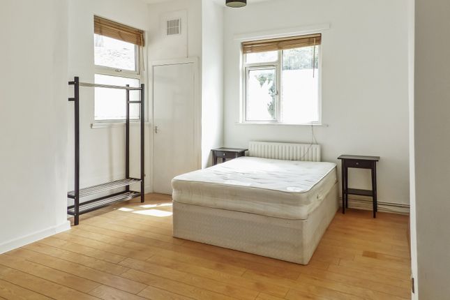 Flat 2, 15, Ely Road, Cardiff photo 4