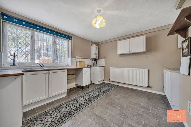 7 Rectory Road, Caerphilly photo 3