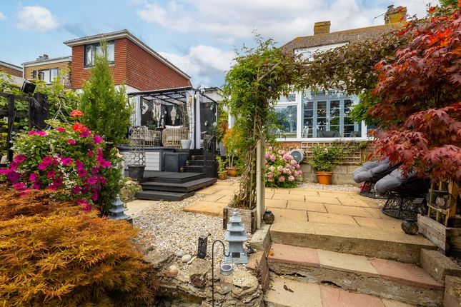 56, High Ridge, Hythe photo 2
