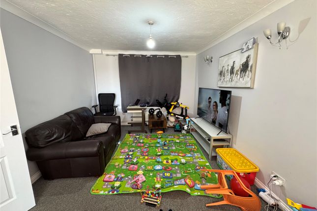 31, Becontree Close, Essex photo 3