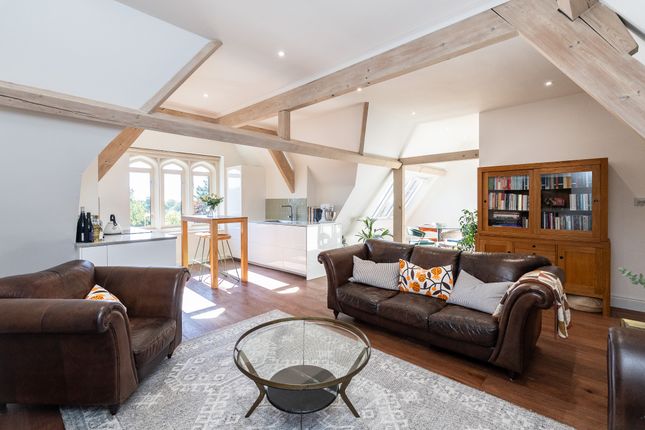 1-bed flat on Grenehurst Park, Dorking, £290,000