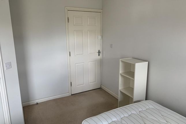 Room to rent in Circus Drive, Cambridge