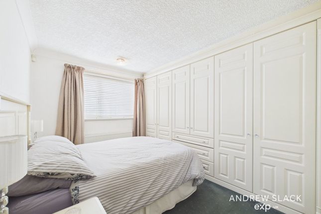 94, Worcester Avenue, Mansfield photo 4