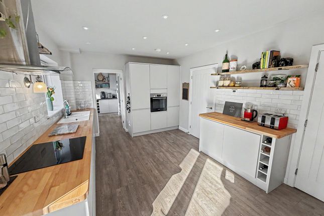 11 Threwstones Close, Tiverton photo 2