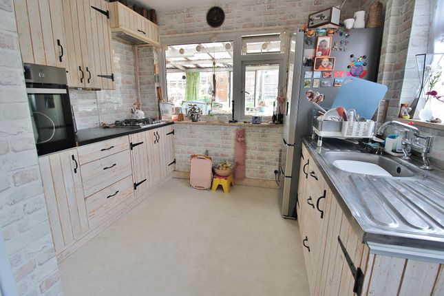 9, Seaview Avenue, Fareham photo 4