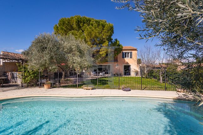 Villa for sale in Sainte-Cecile-Les-Vignes, Provence-Alpes-Cote D'azur, 84290, France