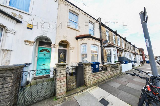 Thumbnail Terraced house for sale in Brent View Road, Hendon