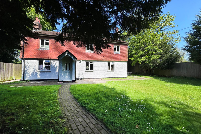 Thumbnail Cottage for sale in Tinsley Green, Crawley