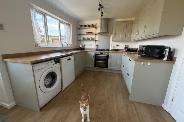 14, Edgehill Drive, Daventry photo 3