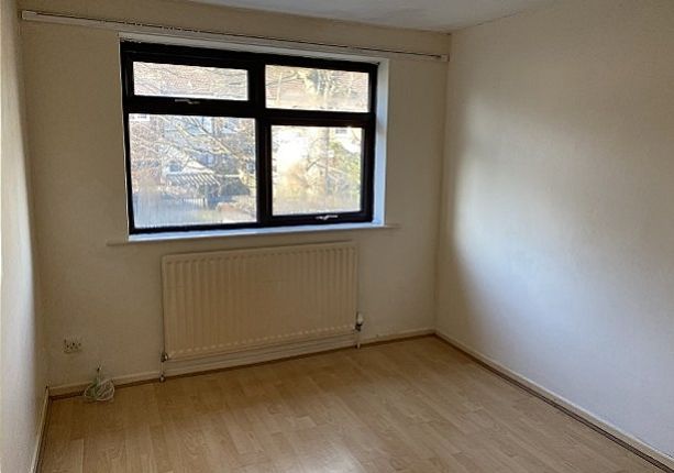 14, Keynes Drive, Wolverhampton photo 4