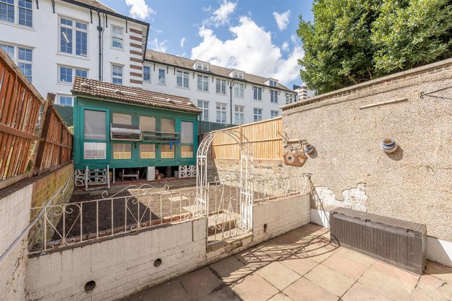 37, Fairfield Road, London photo 4