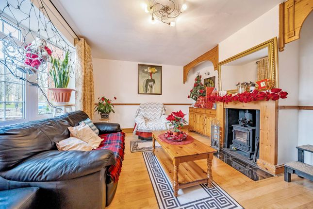 Terraced house for sale in Strathdon Drive, Tooting, London