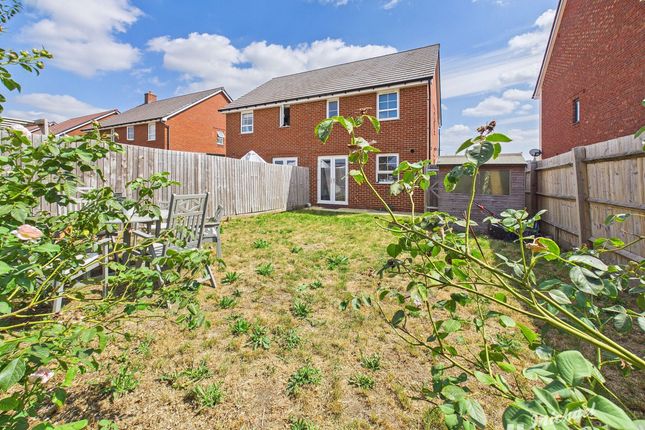 15 Herald Street, Aylesbury photo 3