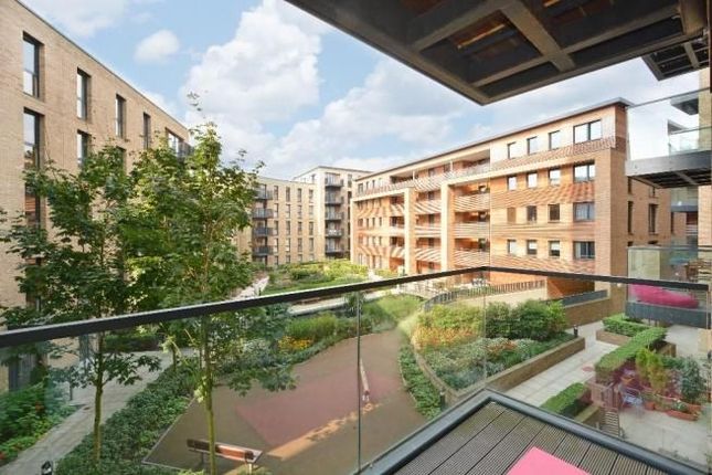 Flat to rent in Victoria House, Surrey Quays Road, London