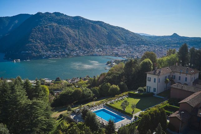 Thumbnail Apartment for sale in Lake Como, Lombardy, Italy