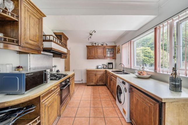 12, Retreat Close, Kenton photo 3