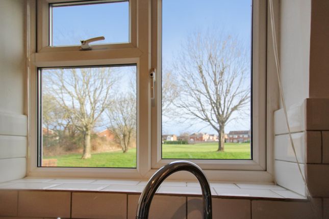 9, Campion Close Lindford, Bordon photo 4