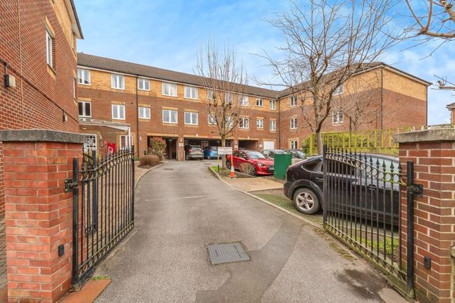 Flat for sale in Popes Court, Southampton