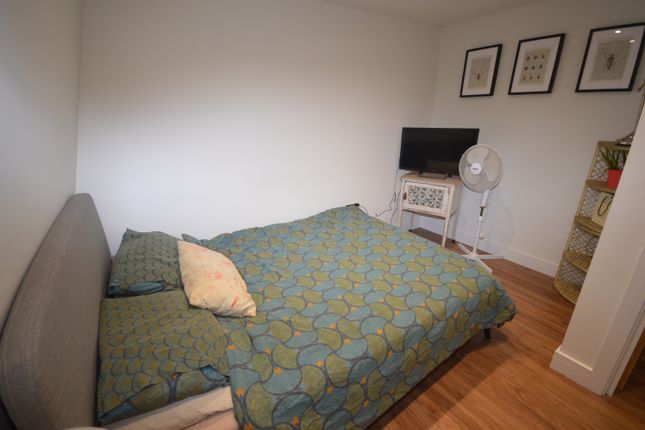Flat 11 Aqua House, 2a New Street, Lymington photo 2