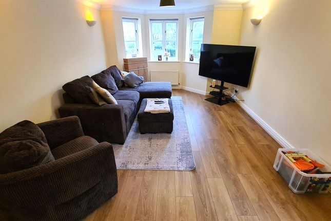 2, Mackensie Court, Winchmore Hill photo 2