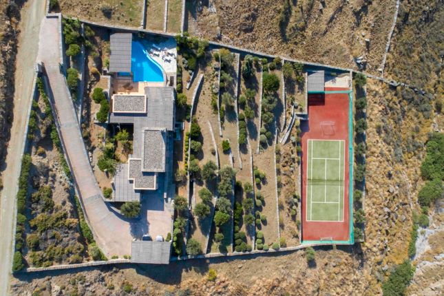 Villa for sale in Otzias, Kea (Ioulis), Kea - Kythnos, South Aegean, Greece