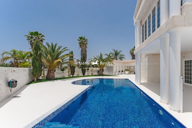 Villa for sale in Golf Costa Adeje, La Caleta, Santa Cruz Tenerife