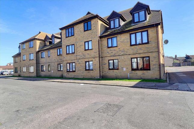 34, Empire Court, Clacton on Sea photo 3