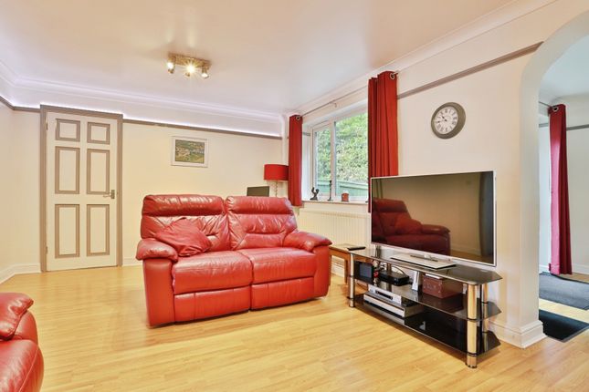 245, Hasler Road, Poole, photo 3