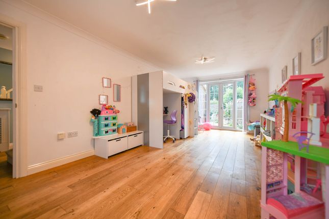 36, Sweet Bay Crescent, Ashford photo 4