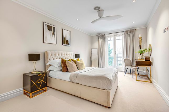 Flat for sale in Lennox House, Clevedon Road, Twickenham, Middlesex