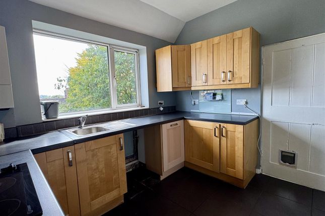 9, Wye Crescent, Chepstow photo 3