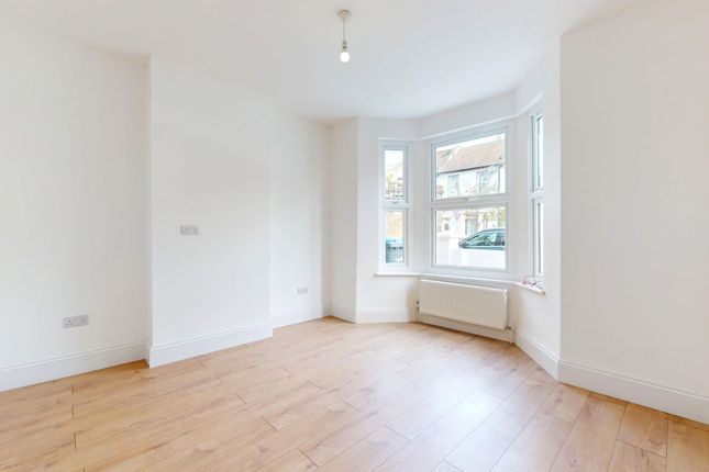 17, Kingston Road, Edmonton photo 2