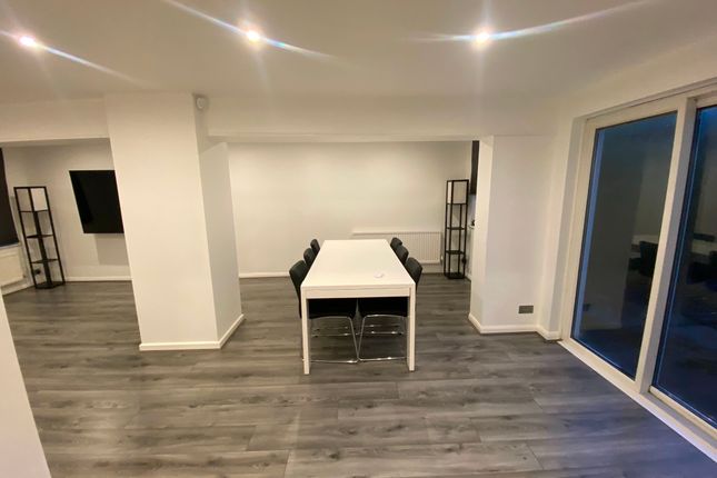 1 Pennine Close, Leicester photo 5