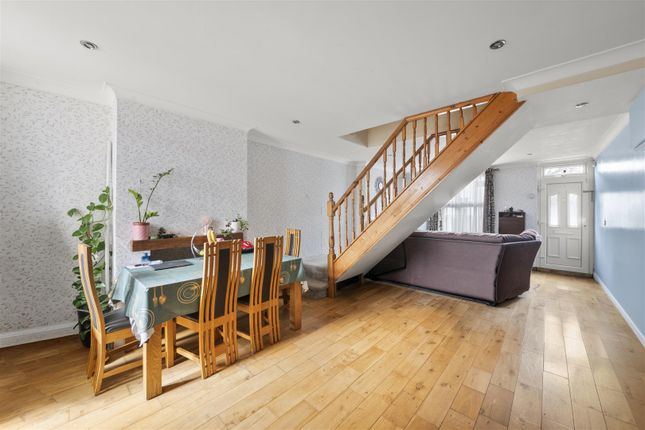 21, Orchard Road, Hounslow photo 2