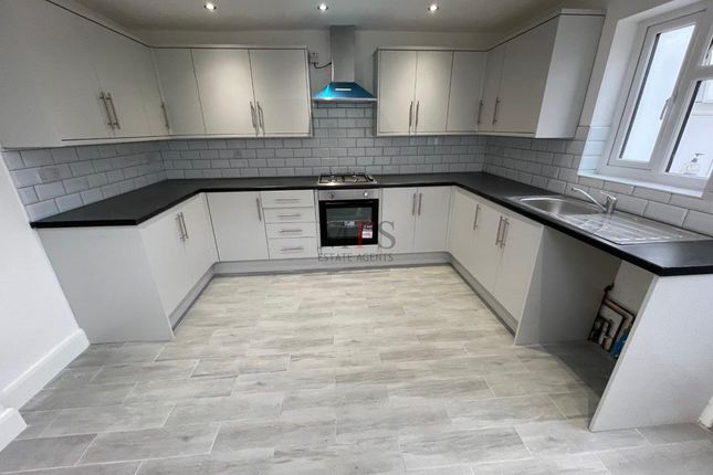 13, Salisbury Road, Southall photo 3