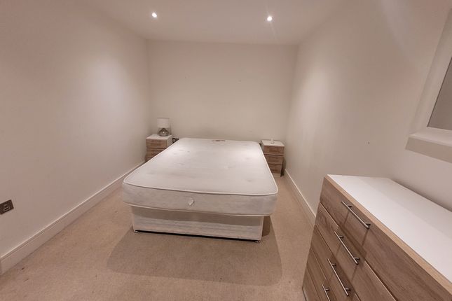 Flat 9 Skyline, 292-298, High Street, Slough photo 4