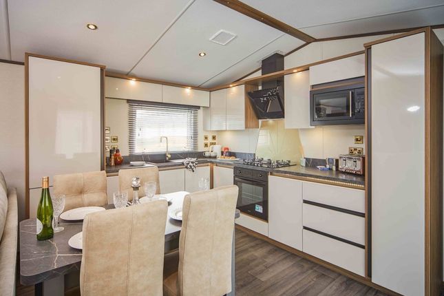 River Road, Stanah, Thornton-Cleveleys photo 4