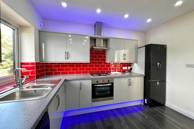 36, Longley Lane, Huddersfield photo 2