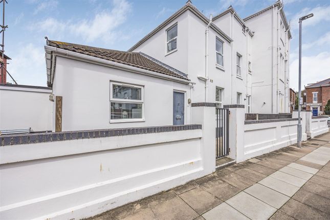 Flat for sale in Cottage Grove, Southsea