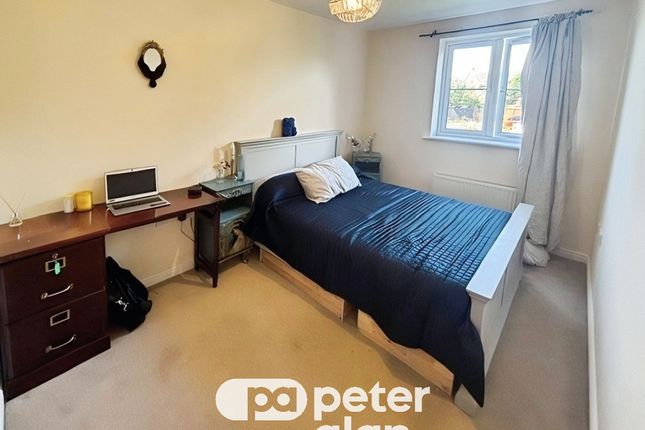 16, Bridgend photo 5