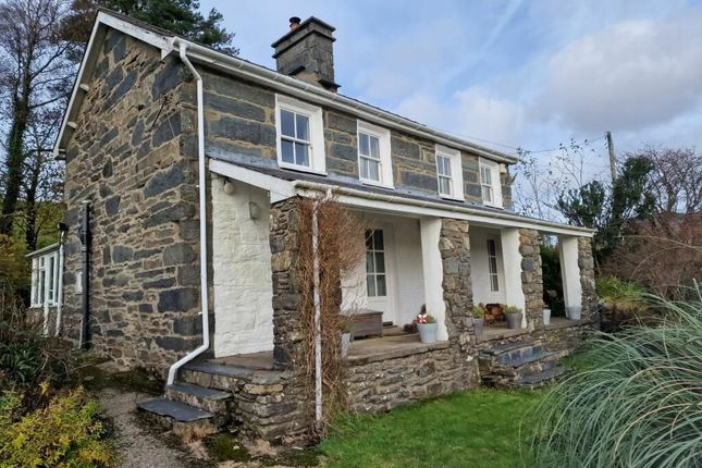 4-bed house on Bron Teigl, Cwm Teigl, Blaenau Ffestiniog, £100,000