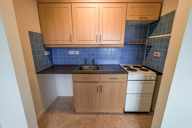 6, Bracklesham Court, Chichester photo 3
