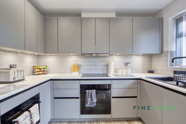 3 Poppy Gardens, Alfreton photo 2